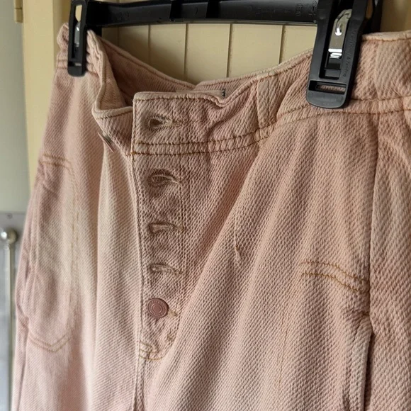 We The Free Faded Peach Color Women's Jeans
Osaka Mid-Rise - Picture 2 of 4
